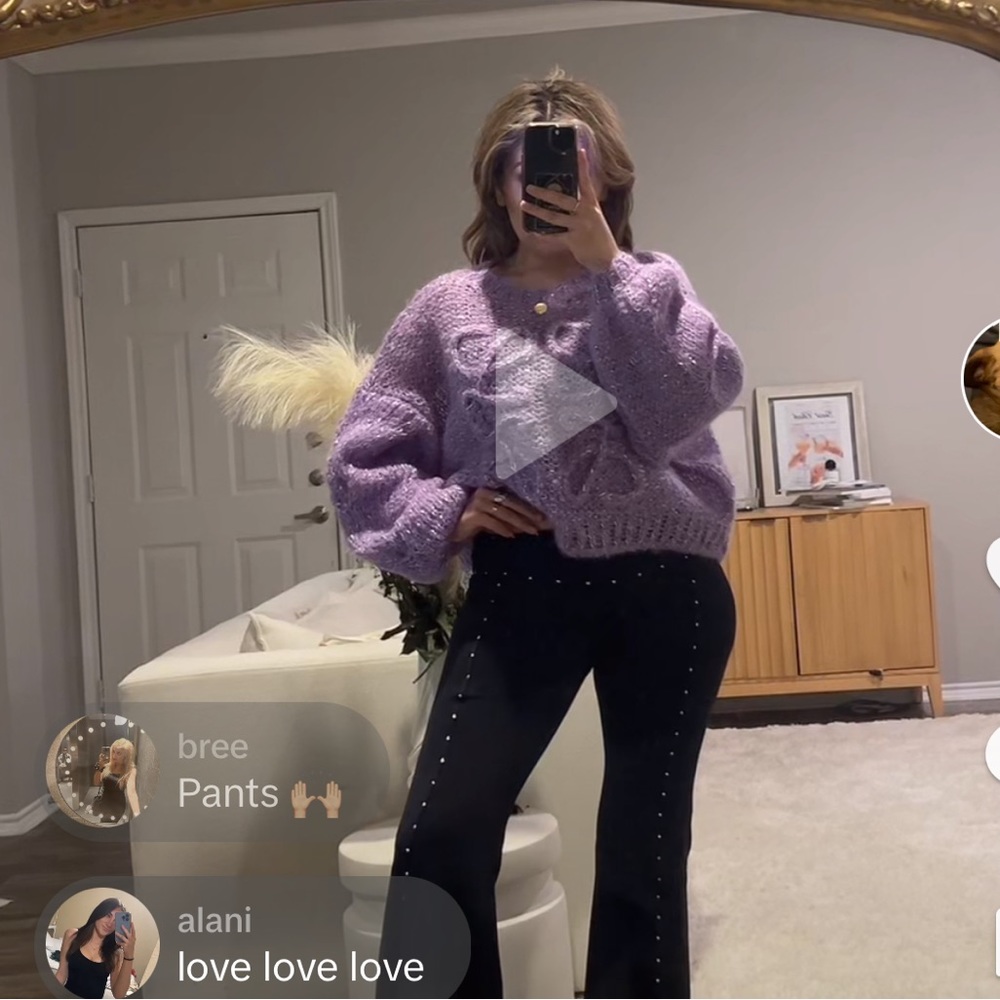 SOLD ven m o Loewe XS Anagram purple sweater ⭐️💜